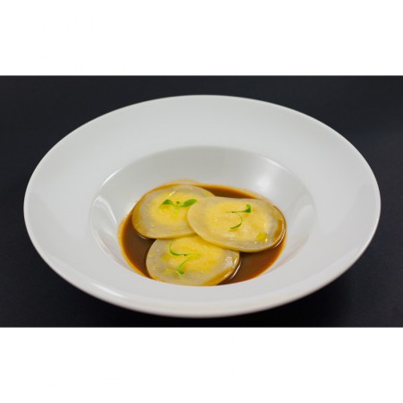 Raviole d'écrevisse sur lit de bisque